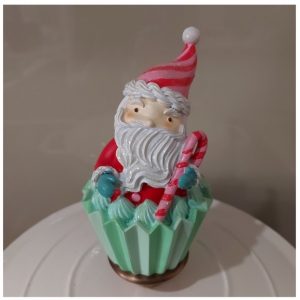 Christmas Candy Cupcake - Santa