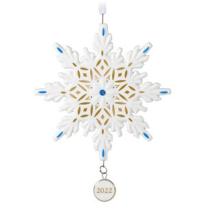2022 Hallmark Keepsake Ornament - 2022 Snowflake Porcelain
