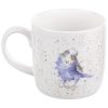 The perfect gift for a loved one, this stylish fine bone china mug features two cuddly Budgies.